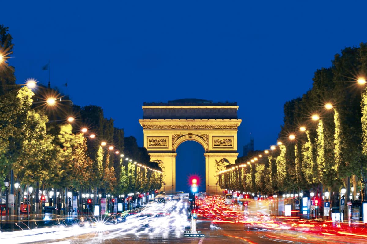Шанзелизе Париж арка